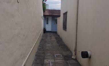 Casa PH en alquiler en Quilmes Este