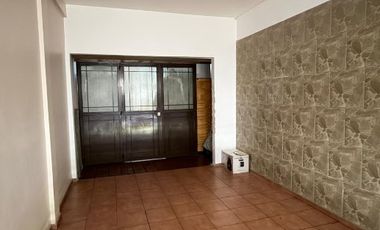 Casa PH en venta en Remedios de Escalada Oeste