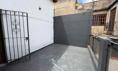 Casa PH en venta en Remedios de Escalada Oeste