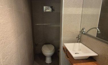 VENTA OFICINA CON DESPACHO OLIVOS