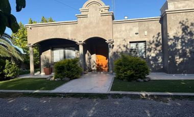 CASA DE 3 DORMITORIOS. CON PILETA. CHIMBAS