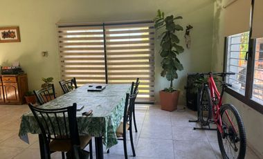 CASA DE 3 DORMITORIOS. CON PILETA. CHIMBAS