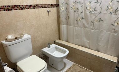 CASA DE 3 DORMITORIOS. CON PILETA. CHIMBAS