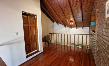 VENTA CASA 4 DORMITORIOS APTA CREDITO EN CAPITAL