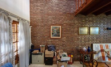 VENTA CASA 4 DORMITORIOS APTA CREDITO EN CAPITAL