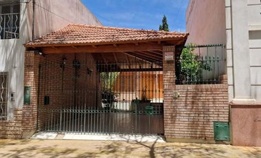 VENTA CASA 4 DORMITORIOS APTA CREDITO EN CAPITAL