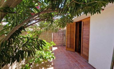 VENTA CASA 4 DORMITORIOS APTA CREDITO EN CAPITAL