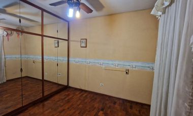 VENTA CASA 4 DORMITORIOS APTA CREDITO EN CAPITAL