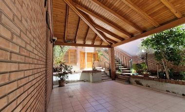 VENTA CASA 4 DORMITORIOS APTA CREDITO EN CAPITAL