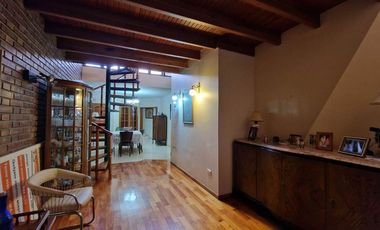 VENTA CASA 4 DORMITORIOS APTA CREDITO EN CAPITAL