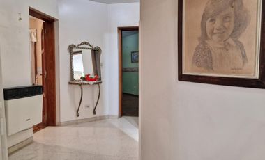 VENTA CASA 4 DORMITORIOS APTA CREDITO EN CAPITAL