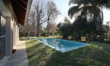 CASA  A ESTRENAR CON PILETA Y PISCINA Y QUINCHO