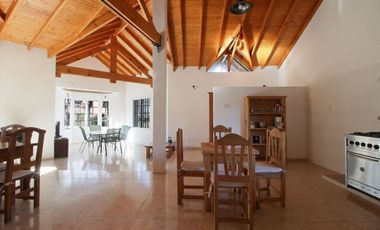 CASA  A ESTRENAR CON PILETA Y PISCINA Y QUINCHO