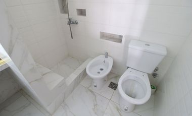 CASA  A ESTRENAR CON PILETA Y PISCINA Y QUINCHO