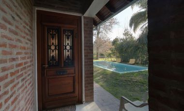 CASA  A ESTRENAR CON PILETA Y PISCINA Y QUINCHO