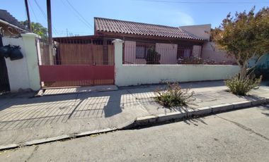 Casa en Venta en RAFAEL MALUENDA ESQUINA IRÁN