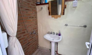 VENTA CASA 4 AMB. BERAZATEGUI C/PARQUE Y PILETA.