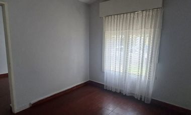 VENTA CASA DOS DORMITORIOS, PATIO ZONA SUR