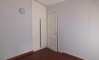 VENTA CASA DOS DORMITORIOS, PATIO ZONA SUR