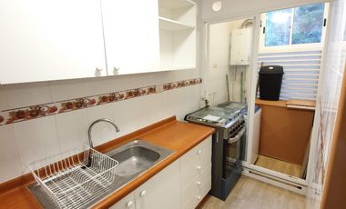 Depto 3d+1b Con Patio, Amoblado Y Estacionamiento.