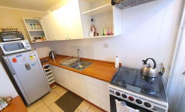 Depto 3d+1b Con Patio, Amoblado Y Estacionamiento.