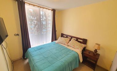 Depto 3d+1b Con Patio, Amoblado Y Estacionamiento.