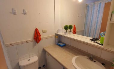 Depto 3d+1b Con Patio, Amoblado Y Estacionamiento.