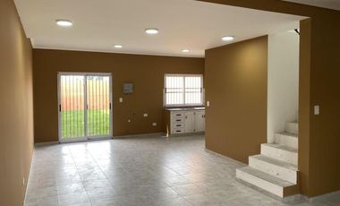 Dúplex en Alquiler – Ezeiza | 3 Dormitorios con Jardín