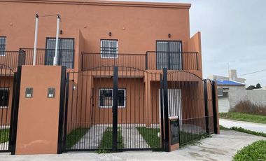 Dúplex en Alquiler – Ezeiza | 3 Dormitorios con Jardín