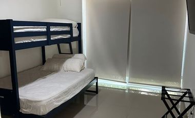 CASA FAMILIAR JUNTO AL LAGO