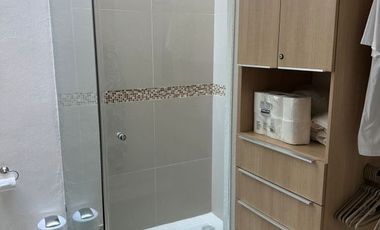 CASA FAMILIAR JUNTO AL LAGO