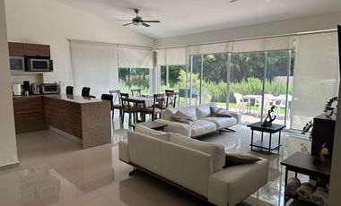 CASA FAMILIAR JUNTO AL LAGO