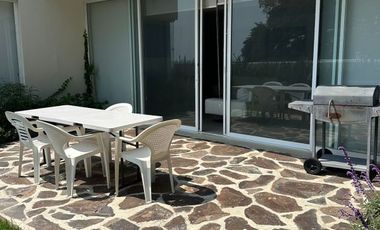 CASA FAMILIAR JUNTO AL LAGO