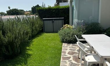 CASA FAMILIAR JUNTO AL LAGO