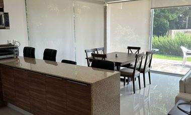 CASA FAMILIAR JUNTO AL LAGO