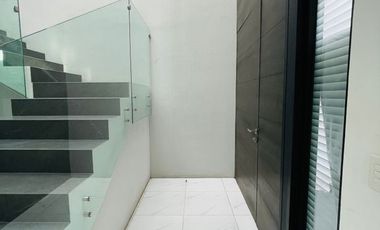 Casa 2 Niveles con Sótano en renta en Provenza Residencial y Casa Club