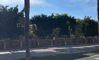 Casa 2 Niveles con Sótano en renta en Provenza Residencial y Casa Club