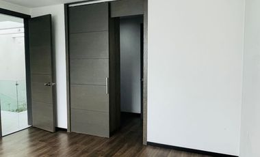 Casa 2 Niveles con Sótano en renta en Provenza Residencial y Casa Club