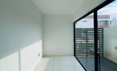 Casa 2 Niveles con Sótano en renta en Provenza Residencial y Casa Club