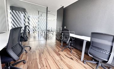 Oficina en Arriendo en A pasos del Parque Bicentenario, ex rotonda Perez Zujovic