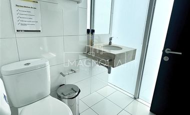 Oficina en Arriendo en A pasos del Parque Bicentenario, ex rotonda Perez Zujovic