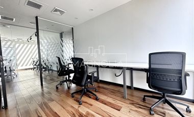 Oficina en Arriendo en A pasos del Parque Bicentenario, ex rotonda Perez Zujovic