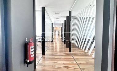 Oficina en Arriendo en A pasos del Parque Bicentenario, ex rotonda Perez Zujovic