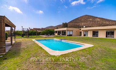 Espléndida Casa en Venta en Algarrobito
