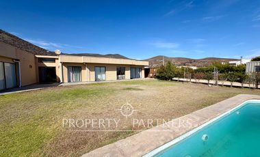 Espléndida Casa en Venta en Algarrobito