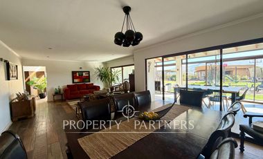 Espléndida Casa en Venta en Algarrobito