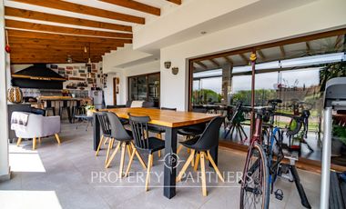 Espléndida Casa en Venta en Algarrobito