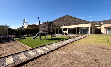 Espléndida Casa en Venta en Algarrobito