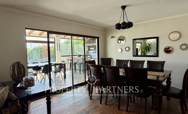 Espléndida Casa en Venta en Algarrobito