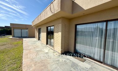 Espléndida Casa en Venta en Algarrobito